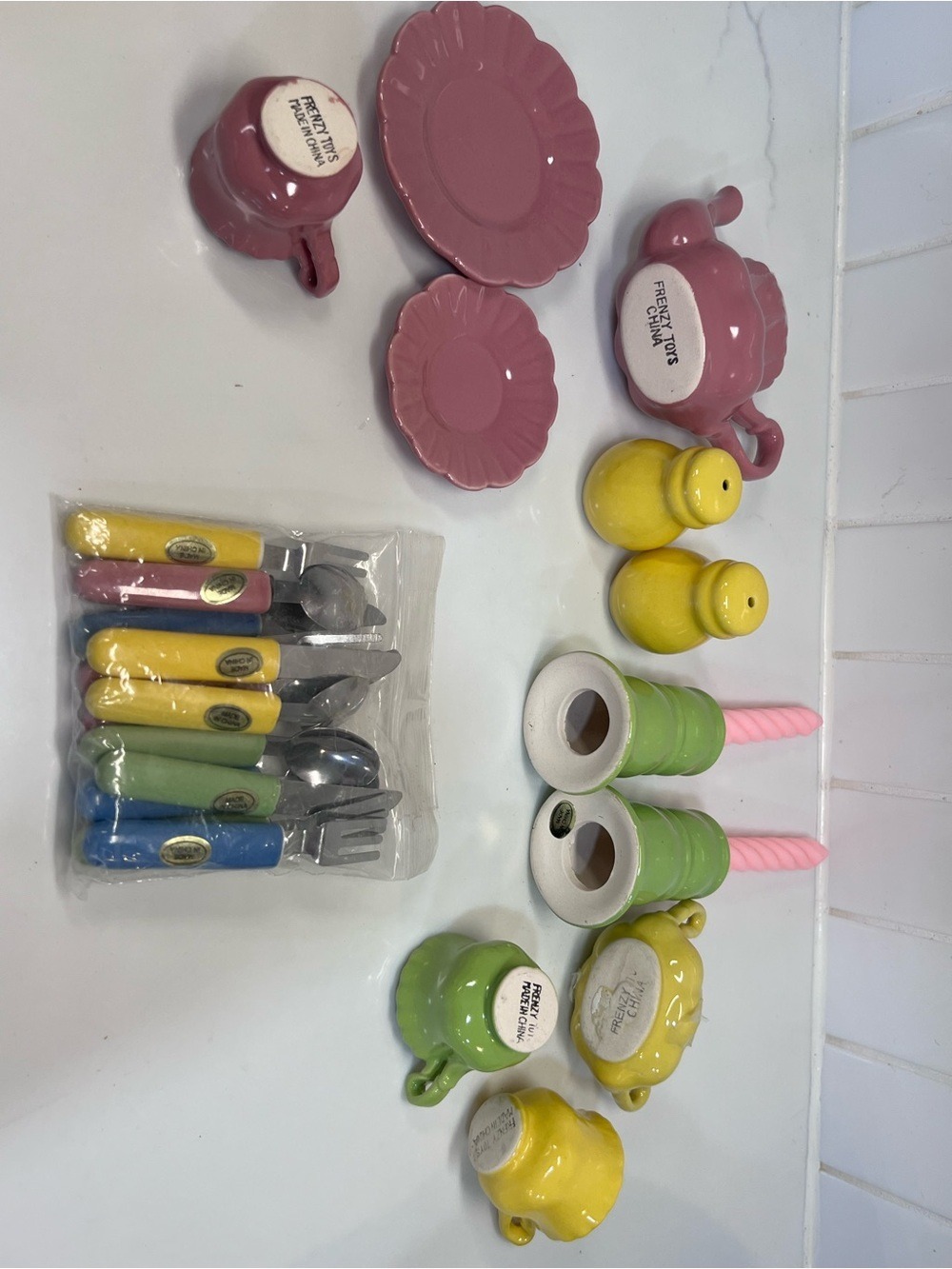 Vintage Frenzy Toy Colorful Tea set For Doll Or Pretend Play - Picture 6 of 7